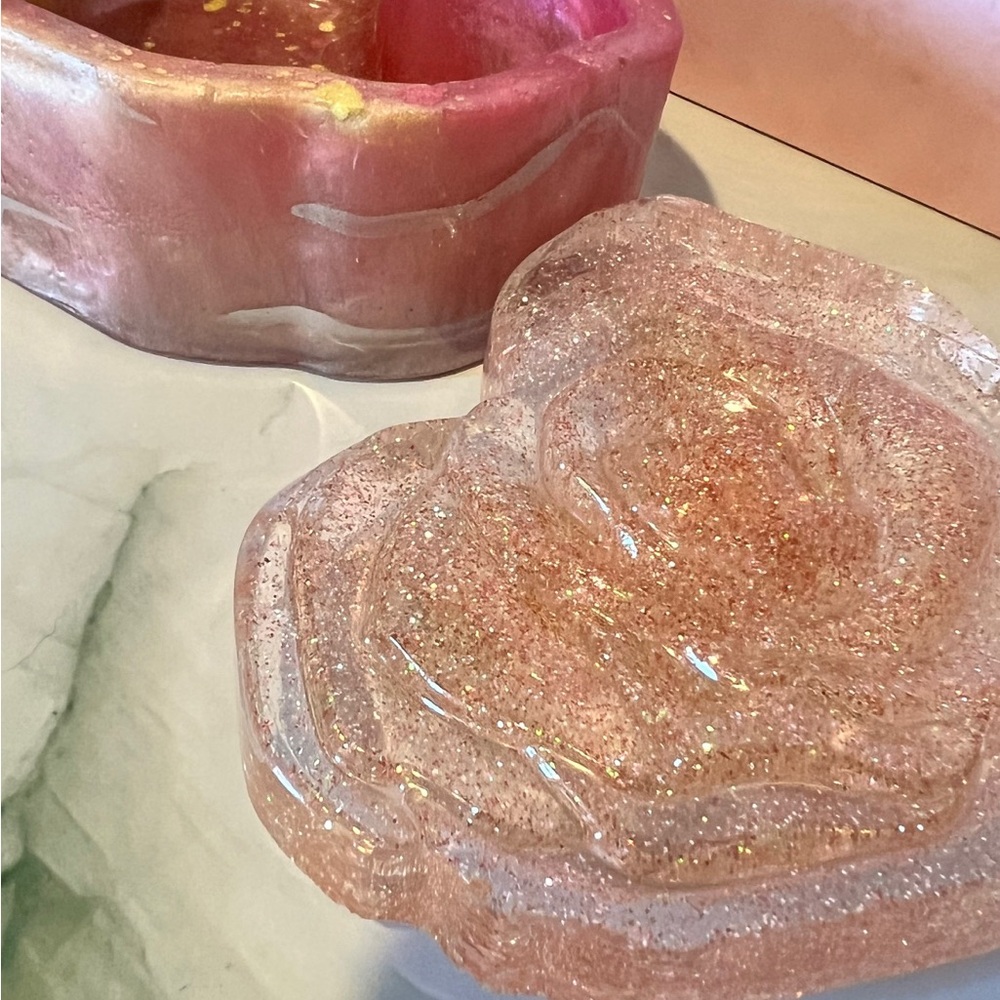 Elegant Pink Rose-Shaped Decorative Bowl